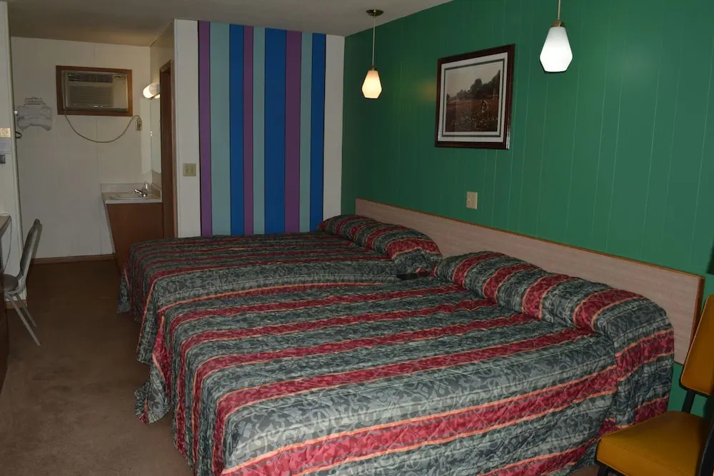 Edgetowner Motel