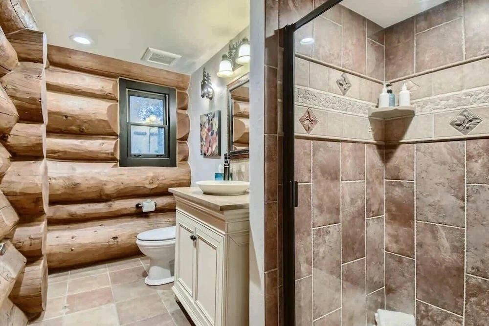 Private Hot Tub in Amazing Home Away From Home
