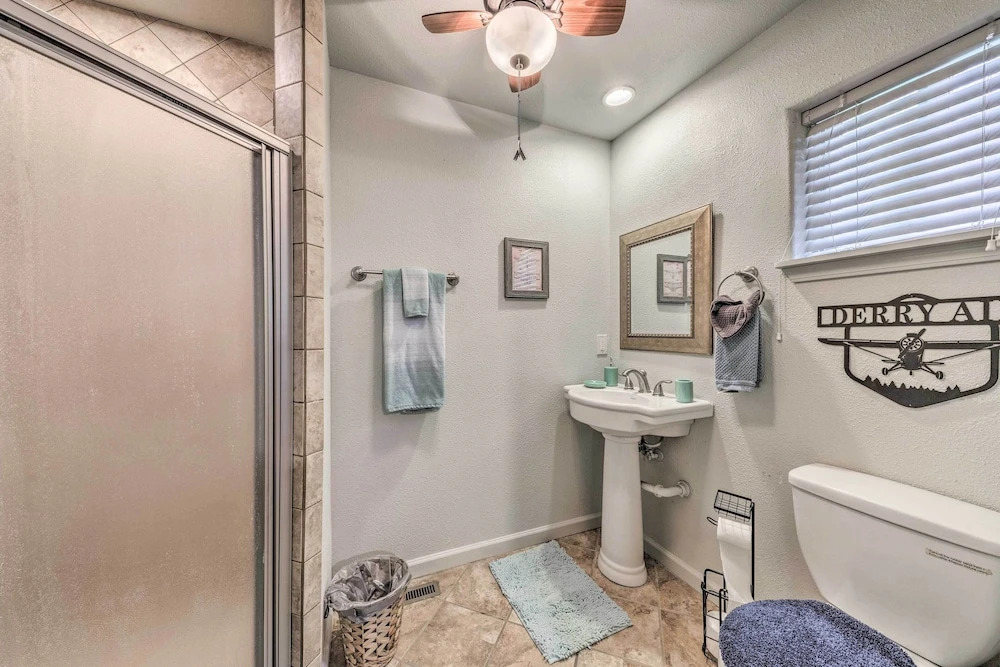 Pet-friendly Ruidoso Home w/ Deck & Forest Views!