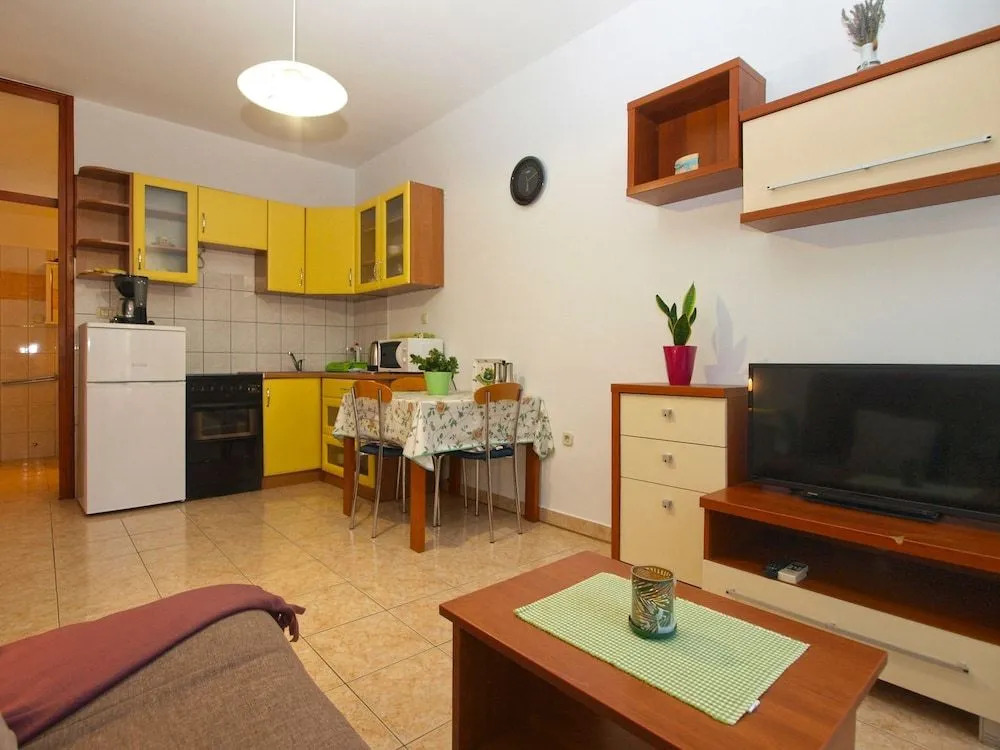 Apartment 397