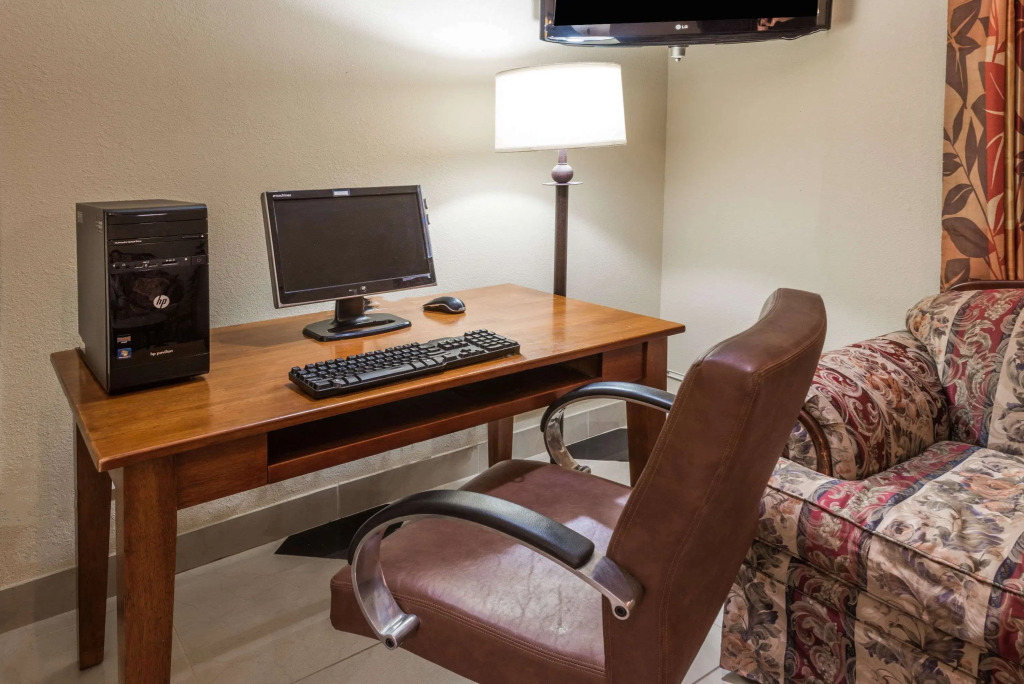 Days Inn by Wyndham Yadkinville