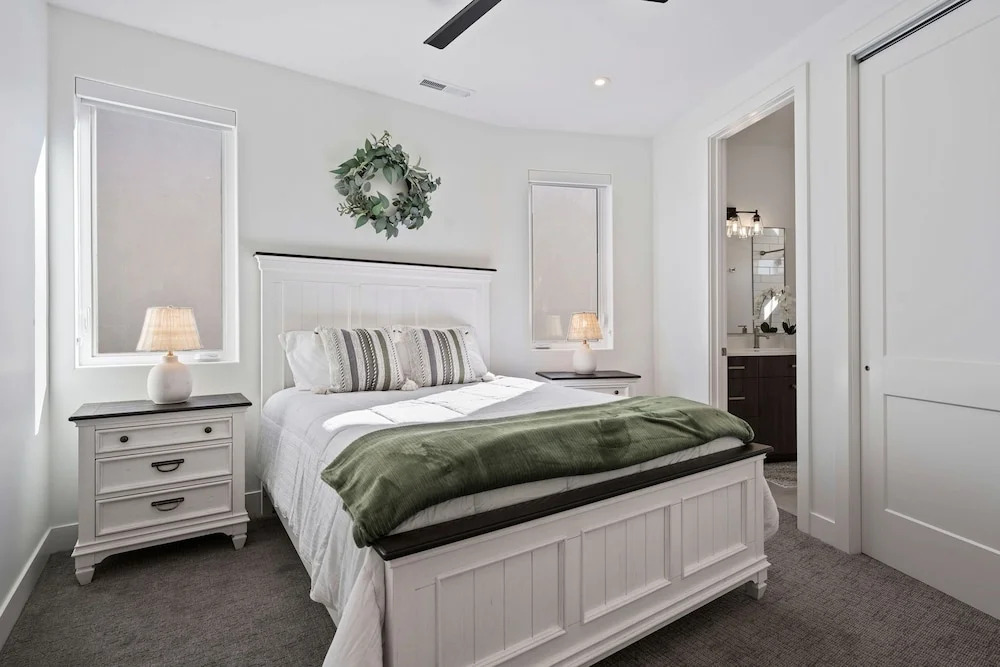 Hello Sunshine 6 Bedroom Home