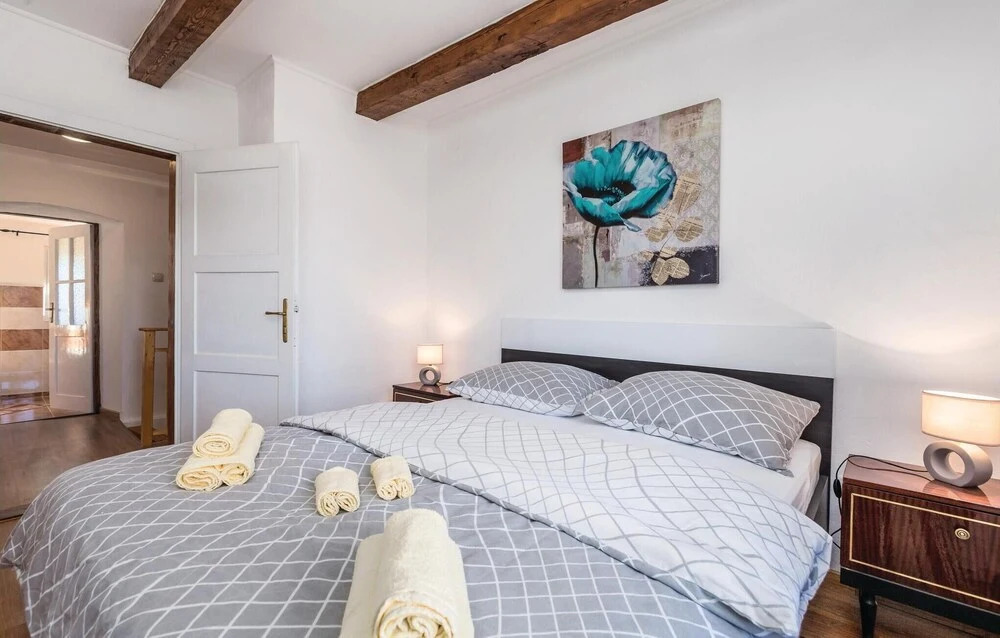 2 Bedroom Gorgeous Home In Fuzine