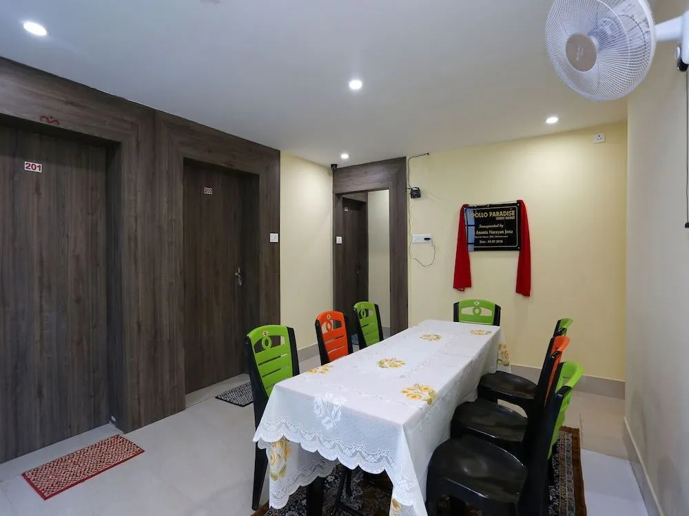 Oyo 15441 Apollo Paradise Guest House