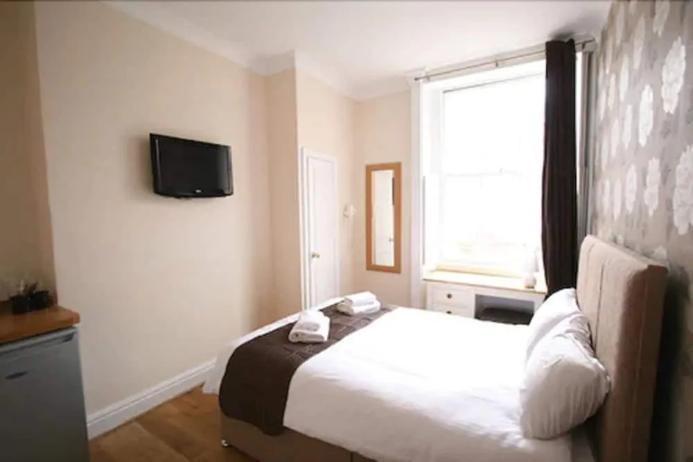 Central Studios Gloucester Place by Roomsbooked