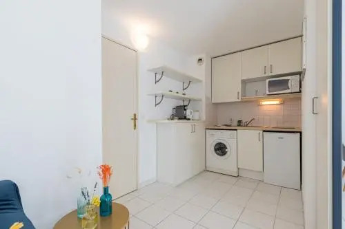Comfortable 1 Bdr Downtown - AC & Parking