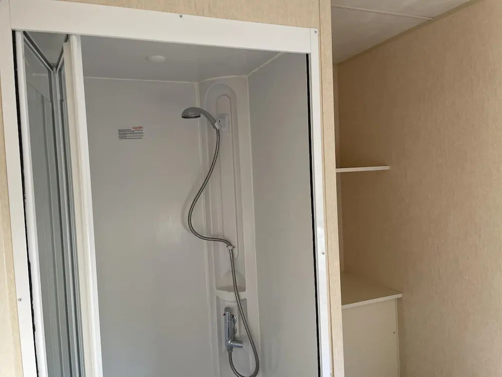 Captivating 2-bed Caravan in Clacton-on-sea