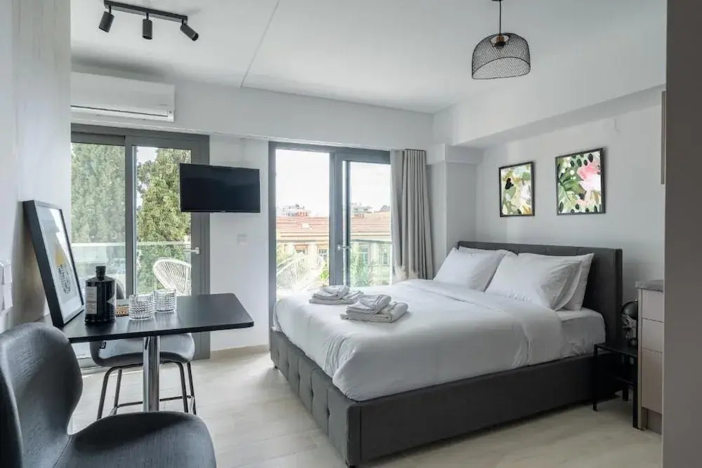Velvet Luxury Apartments near the City Center by BiNoBi