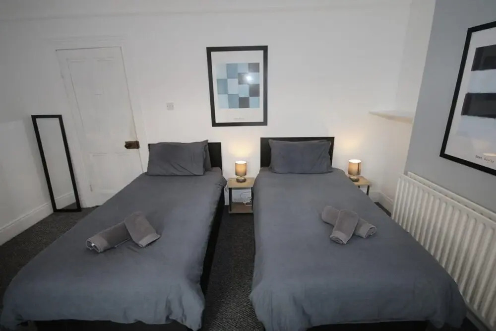 Ravenhill Townhouse city centre access