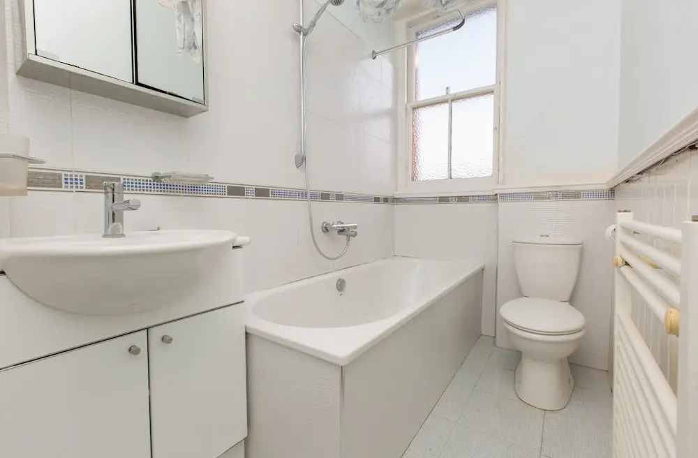 Spacious 1BR Flat With View in Edinburgh -sleeps 4