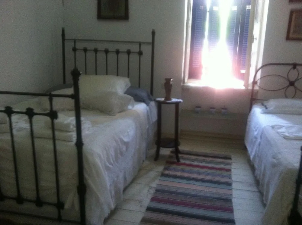 Persefonis view house