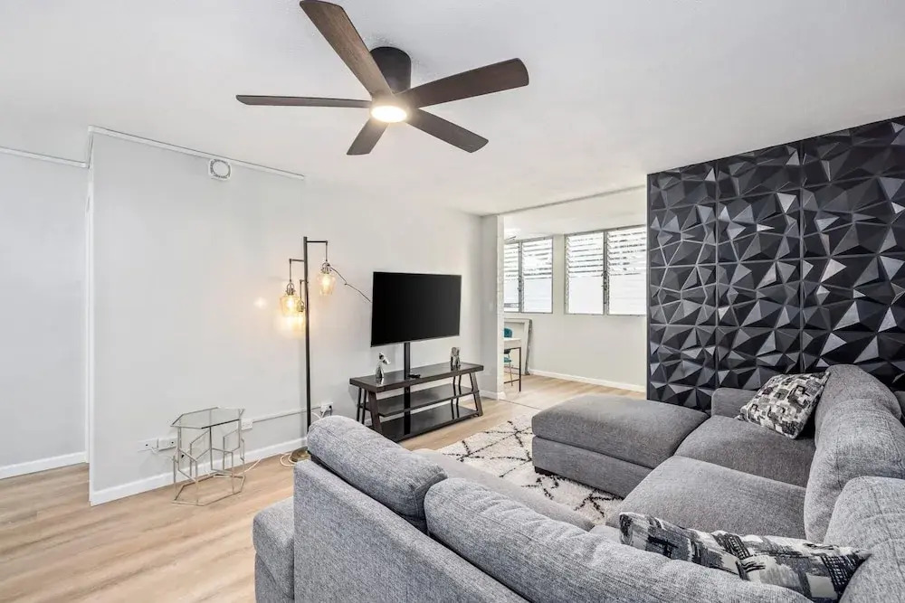 Stylish 2 Bedroom in the Heart of Waikiki