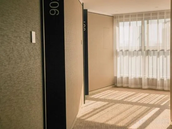 Homeinn Plus Hotel (Kunshan International Exhibition Center Huaqiao Subway Station)