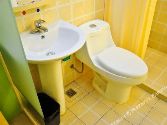 Aimo Hotel (Guangzhou Baiyun Railway Baixin Plaza)