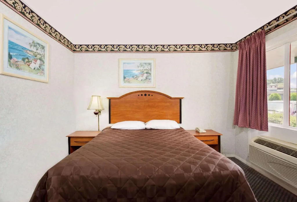 Knights Inn Madison Heights