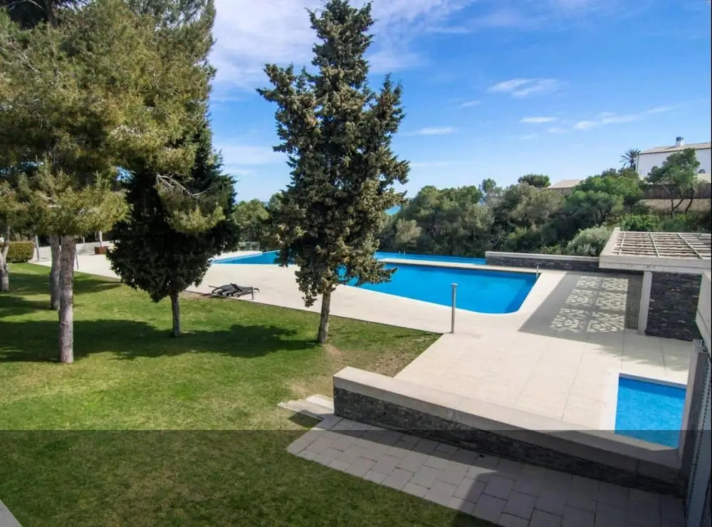 House with 3 Bedrooms in Sant Pere de Ribes, with Wonderful Sea View, Pool Access, Enclosed Garden