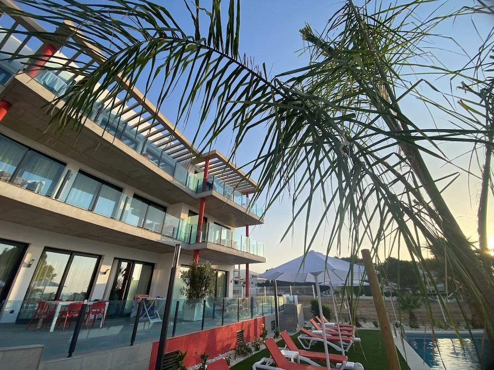 AZAHAR BEACH Red Apartments & Spa