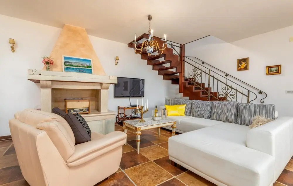 Beautiful Home in Valtura With Wifi and 4 Bedrooms