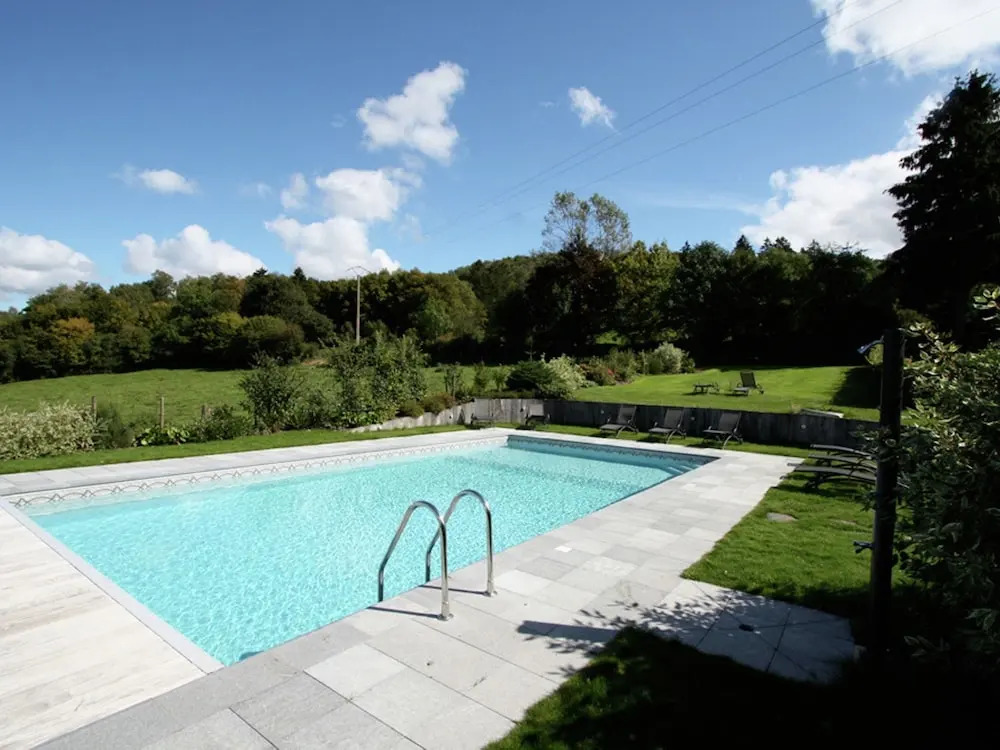 Modern Villa with Shared Pool Nearby Saint-Hubert