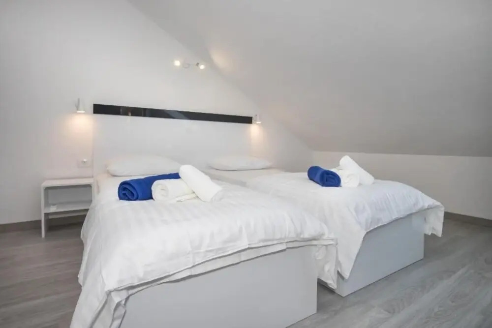 Apartments Jakov