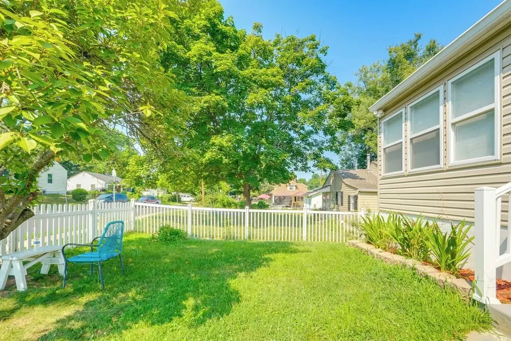 Rockville Home w/ Spacious Yard: 17 Mi to DC!