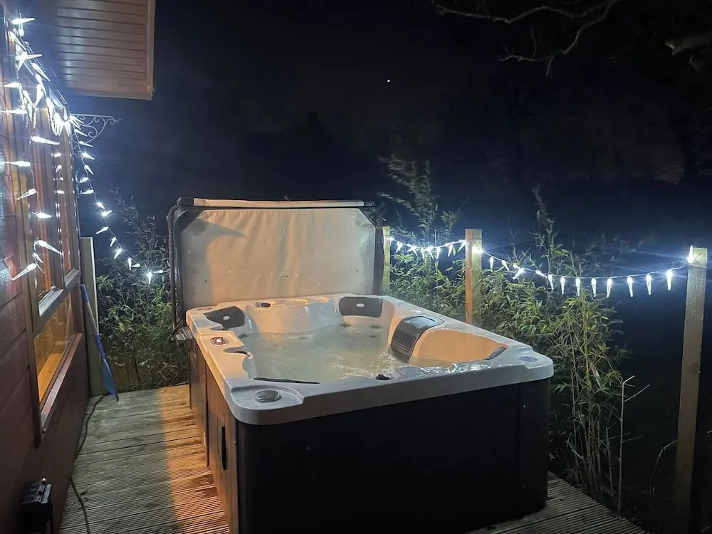 Country Lodge Retreat With hot tub