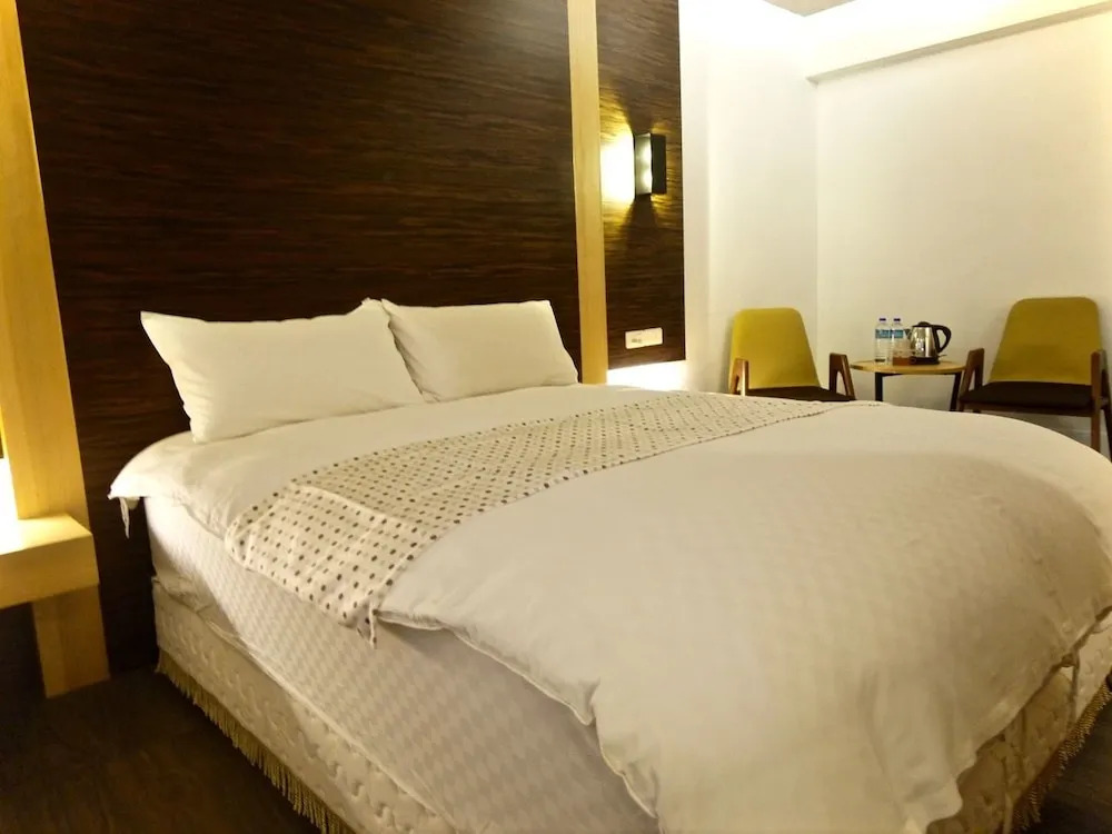 Big City Small House Homestay