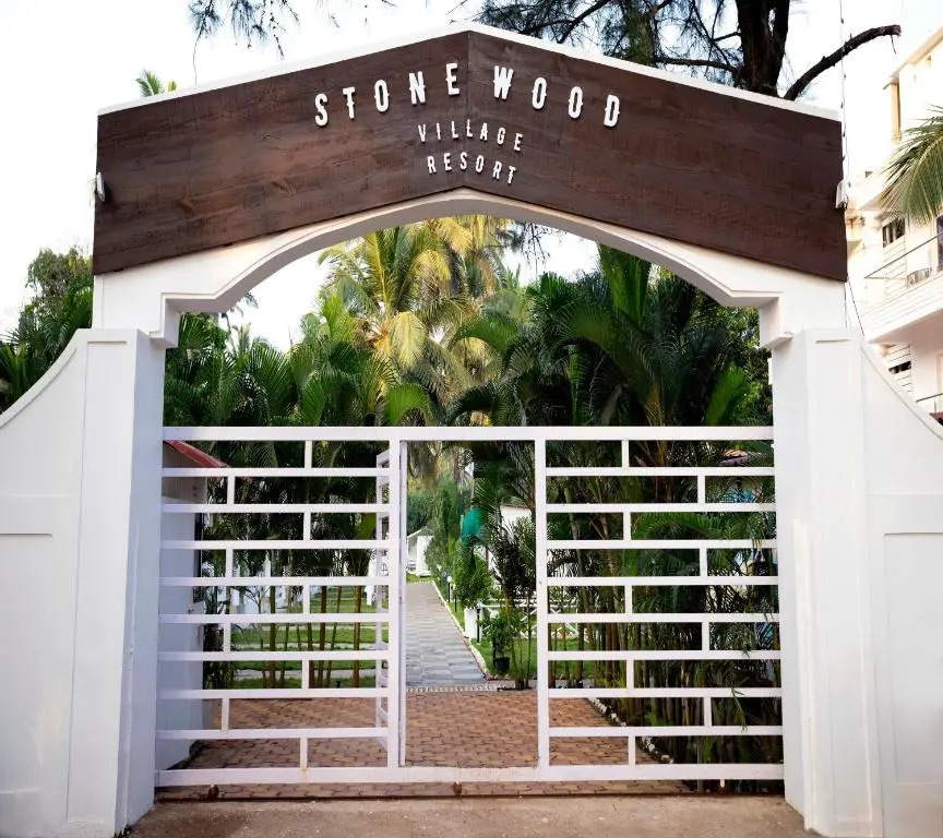 Stone Wood Village Resort - Morjim Beach