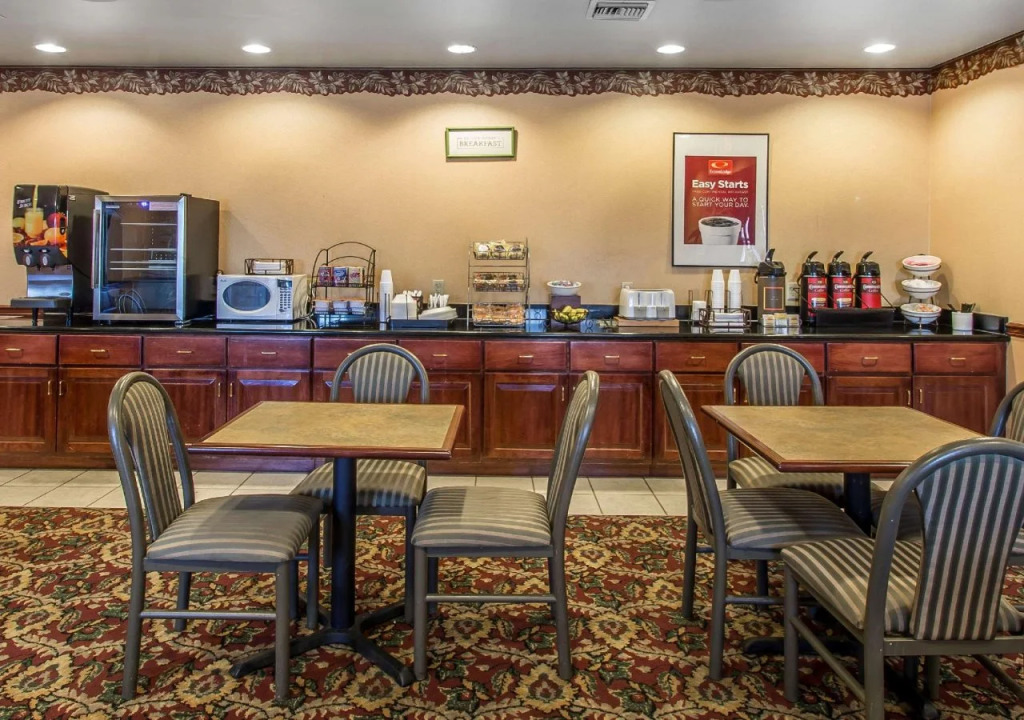 Econo Lodge Inn & Suites Marianna South