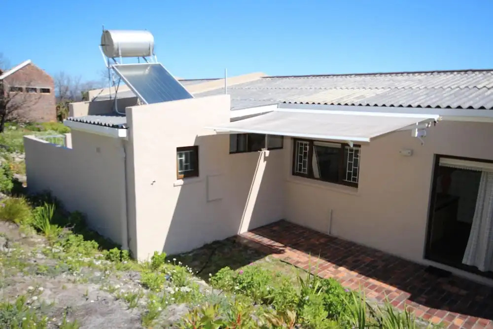 Bergroos is a Self-catering, Holiday Home Situated Close to the Botanical Garden