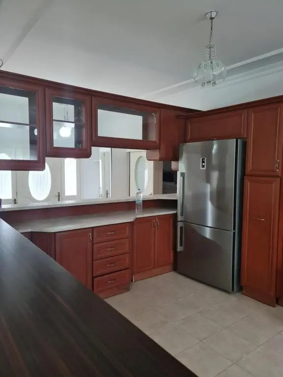 Ayorgiev 3 Bedroom Cosy House