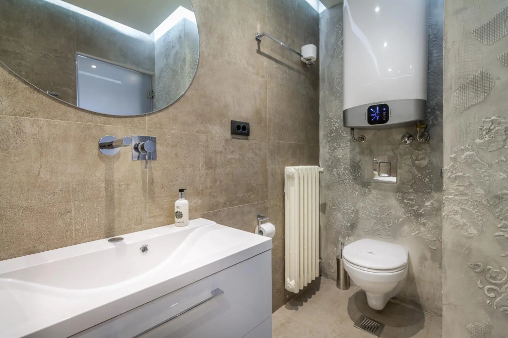 Level Luxury Suites
