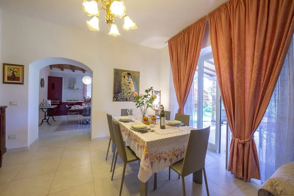 Villa Clara few km From the sea