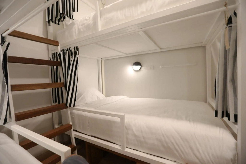 Hostel Lullaby Non-Smoking
