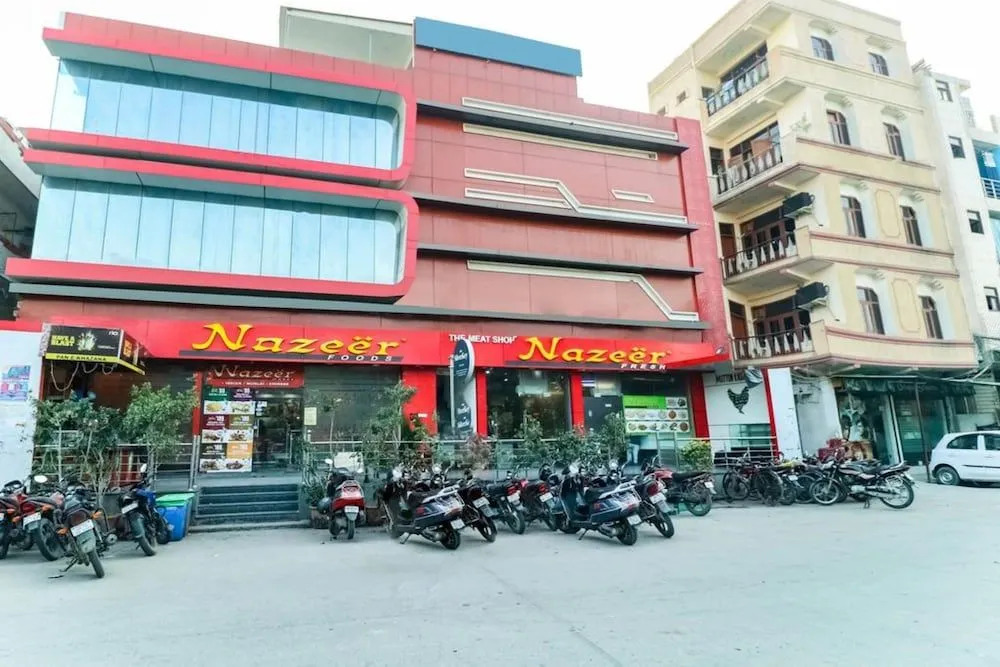 Hotel Nazeer by Adb Rooms