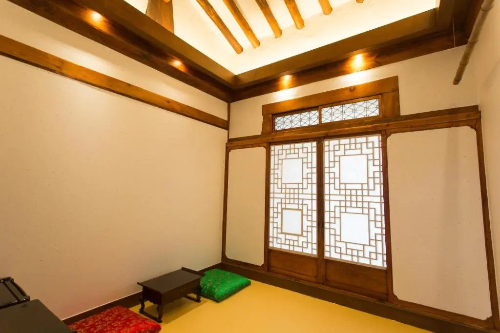 Hanok1957