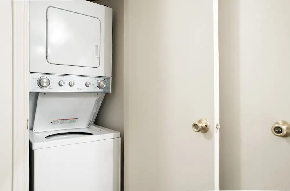 WanderJaunt - Oak Hill Apartment