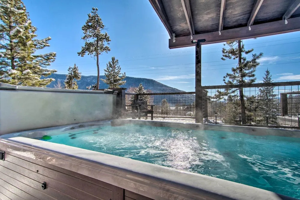 Outdoor Kitchen & Swim Spa: 1-acre Grand Lake Home