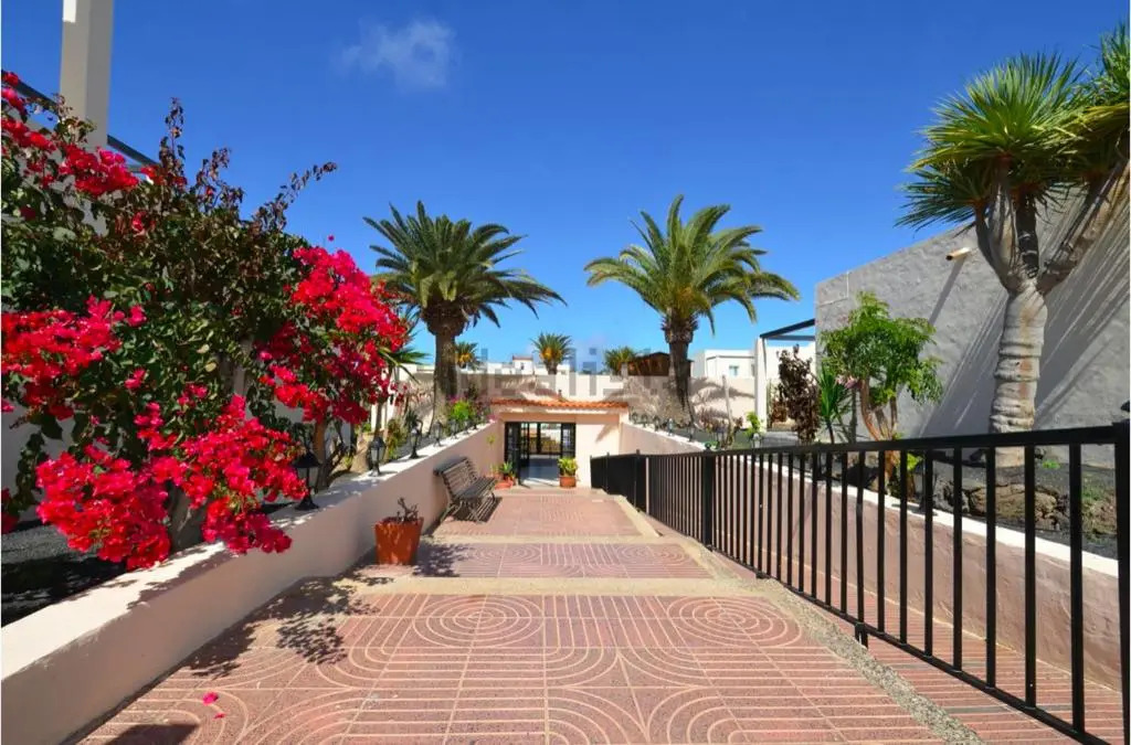 Surf House next to the Beach, Pool & Tennis - 2 double rooms