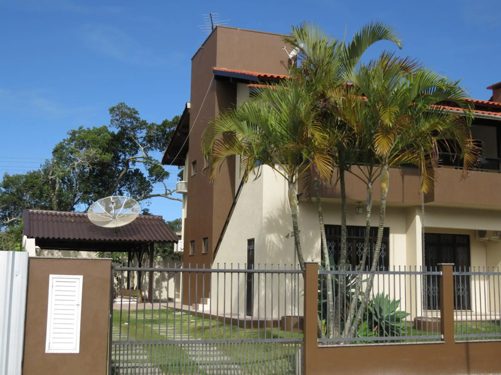 Bombinhas Brasil Residence II Guest House