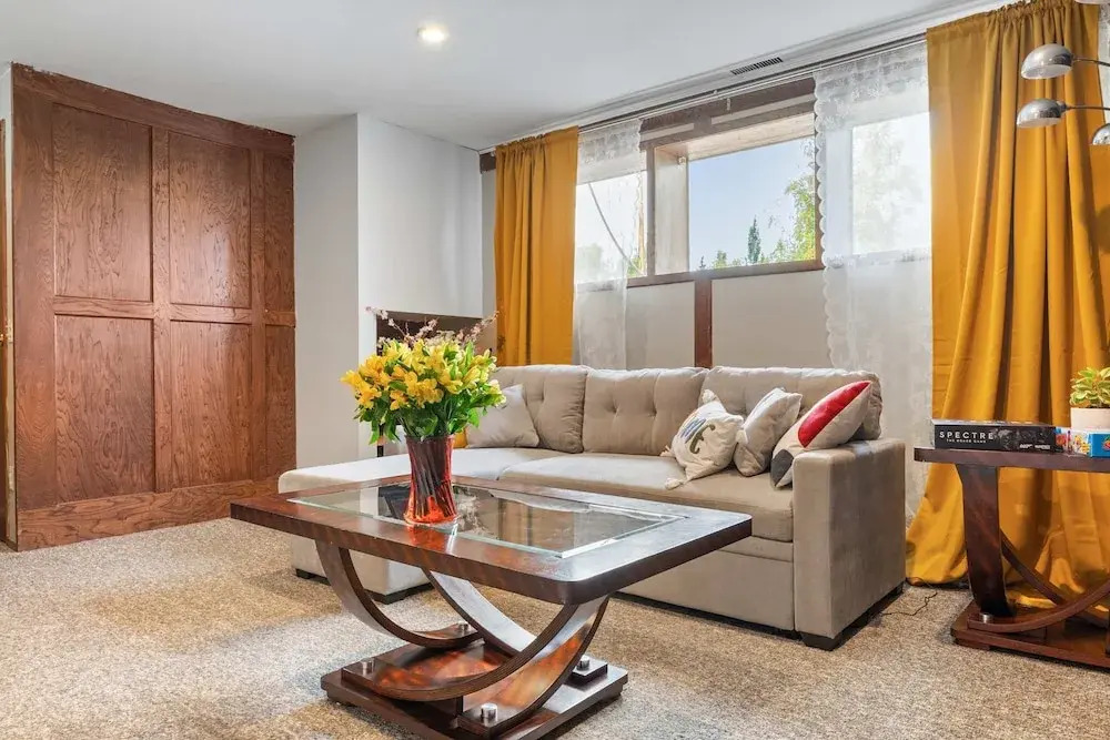 NEW Near Golf Yoga Classes Private Suite Wine
