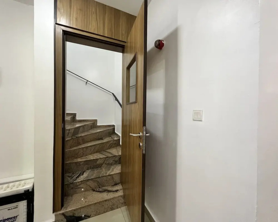 FURNISHED APARTMENTS Duplex
