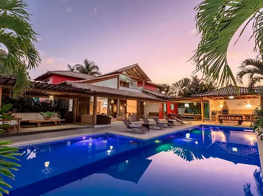 Casa de alto padrao com lazer completo em Trancoso