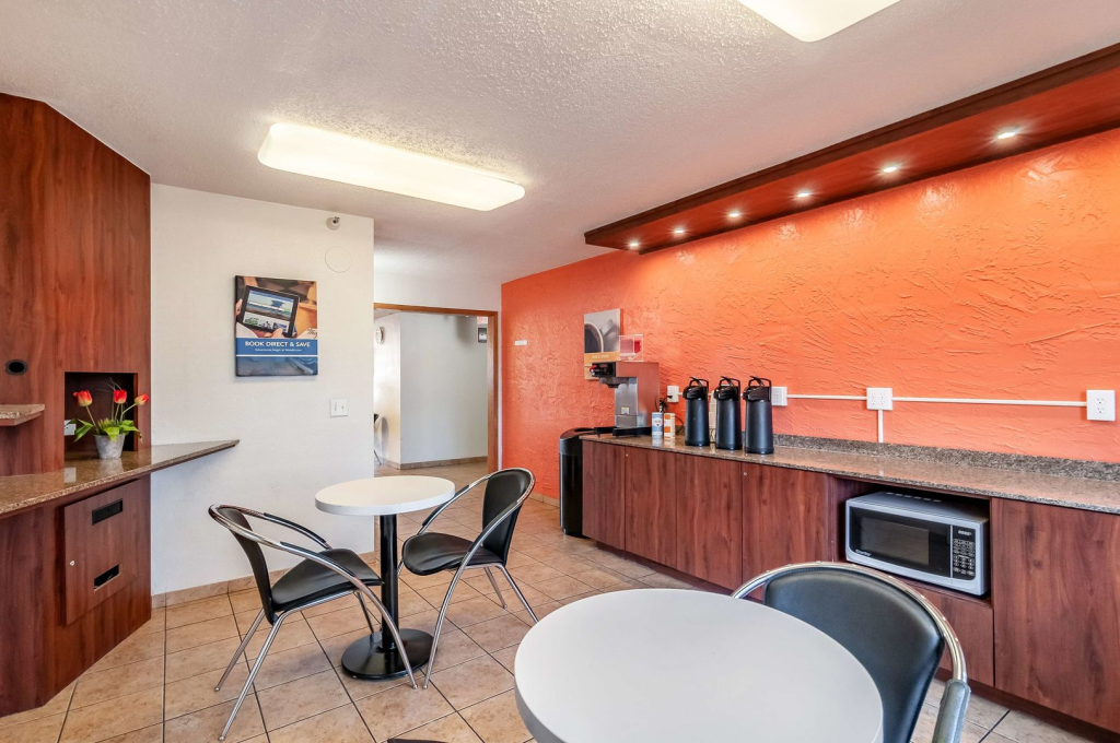 Motel 6-Naperville, IL