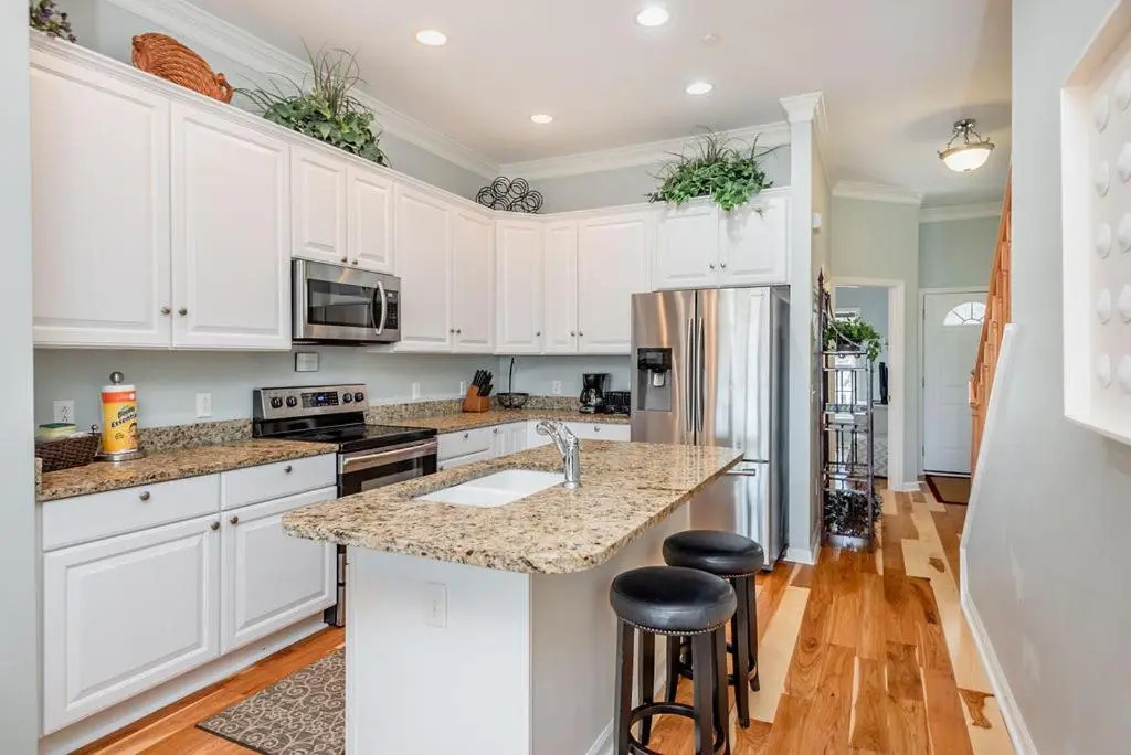 84 Waters Edge - Riverview Townhouse - Pool