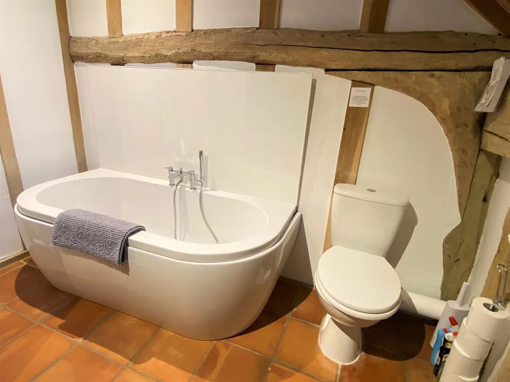 Brundish, Suffolk Large 4-bed Barn Stunning!