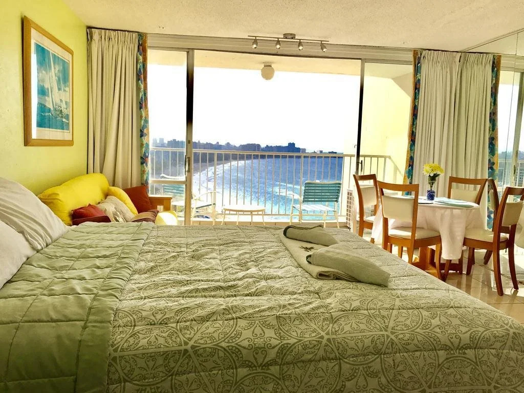 Isla Verde Modern Apartment with Pool