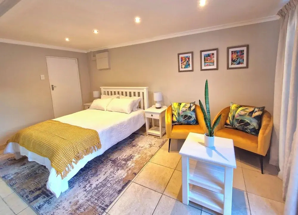 Ivy Place Studio Apartment