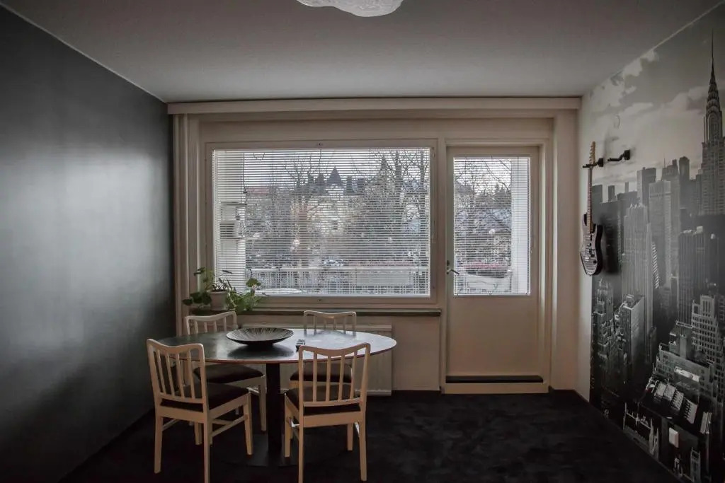 2-bedroom apt. downtown