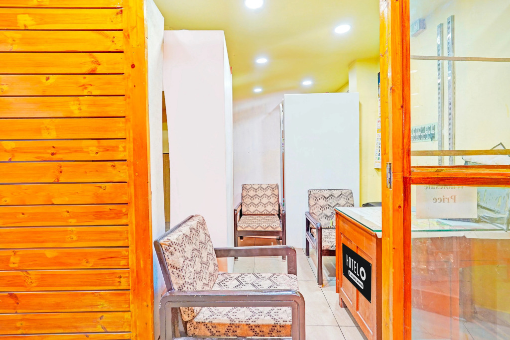 Super Hotel O Thavalakuppam Near Bus Stand